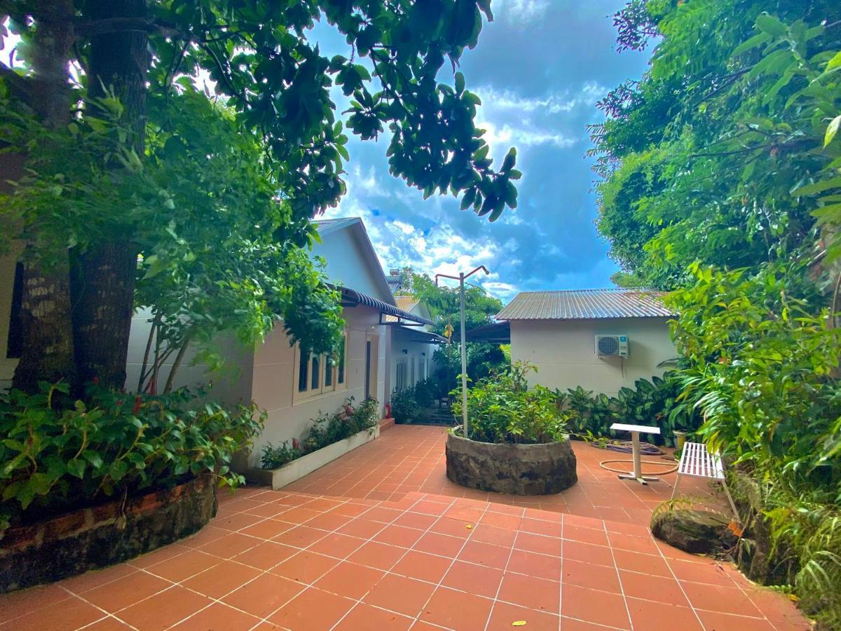Ngoc Hanh Bungalow ฟู้โกว๊ก ภายนอก รูปภาพ